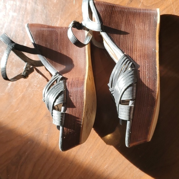 Ugg‎ heels. - Picture 2 of 6